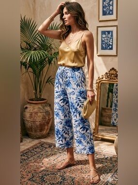 Per Se White & Blue Floral Capri elastic waist Cropped Pants Medium